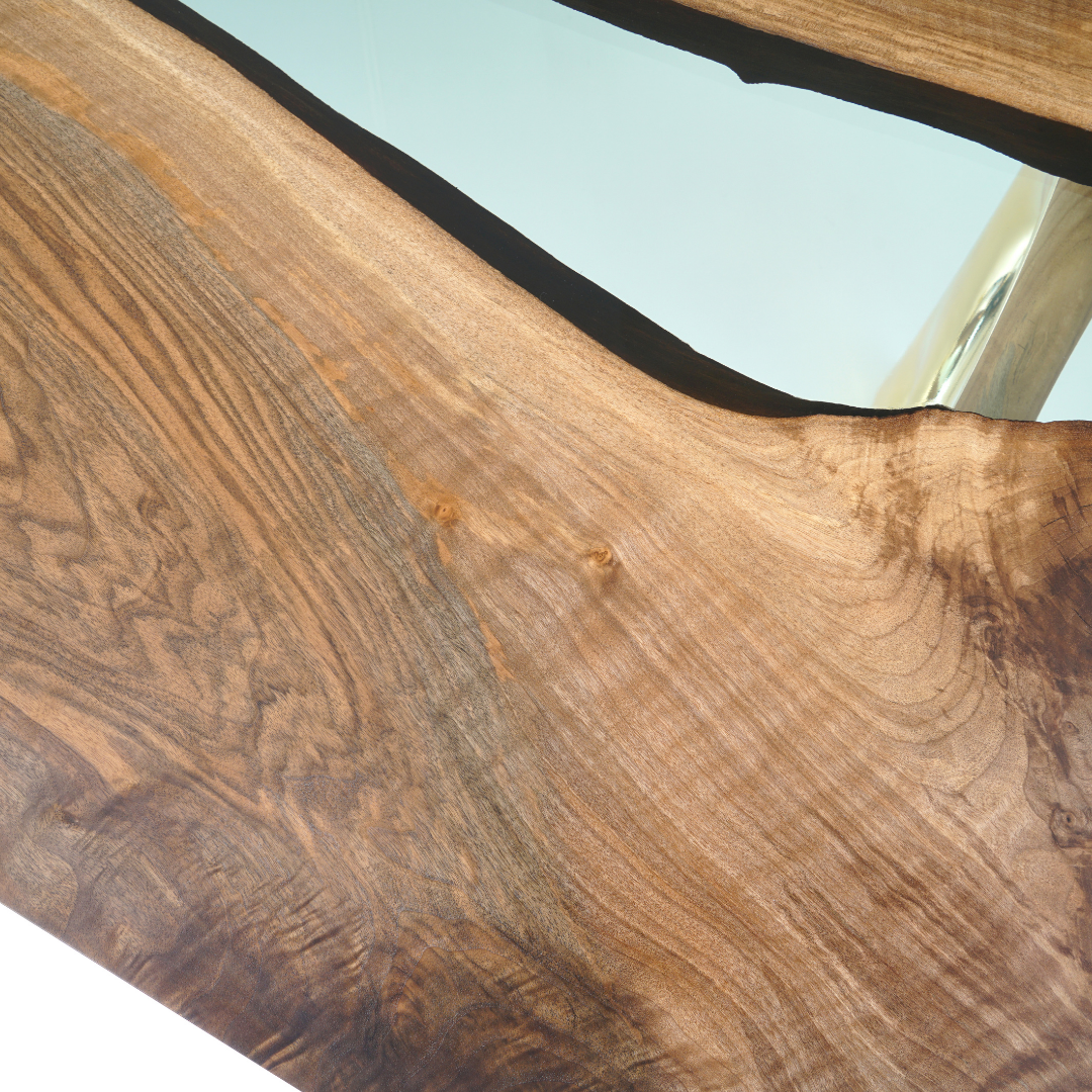 HENGO DINING TABLE