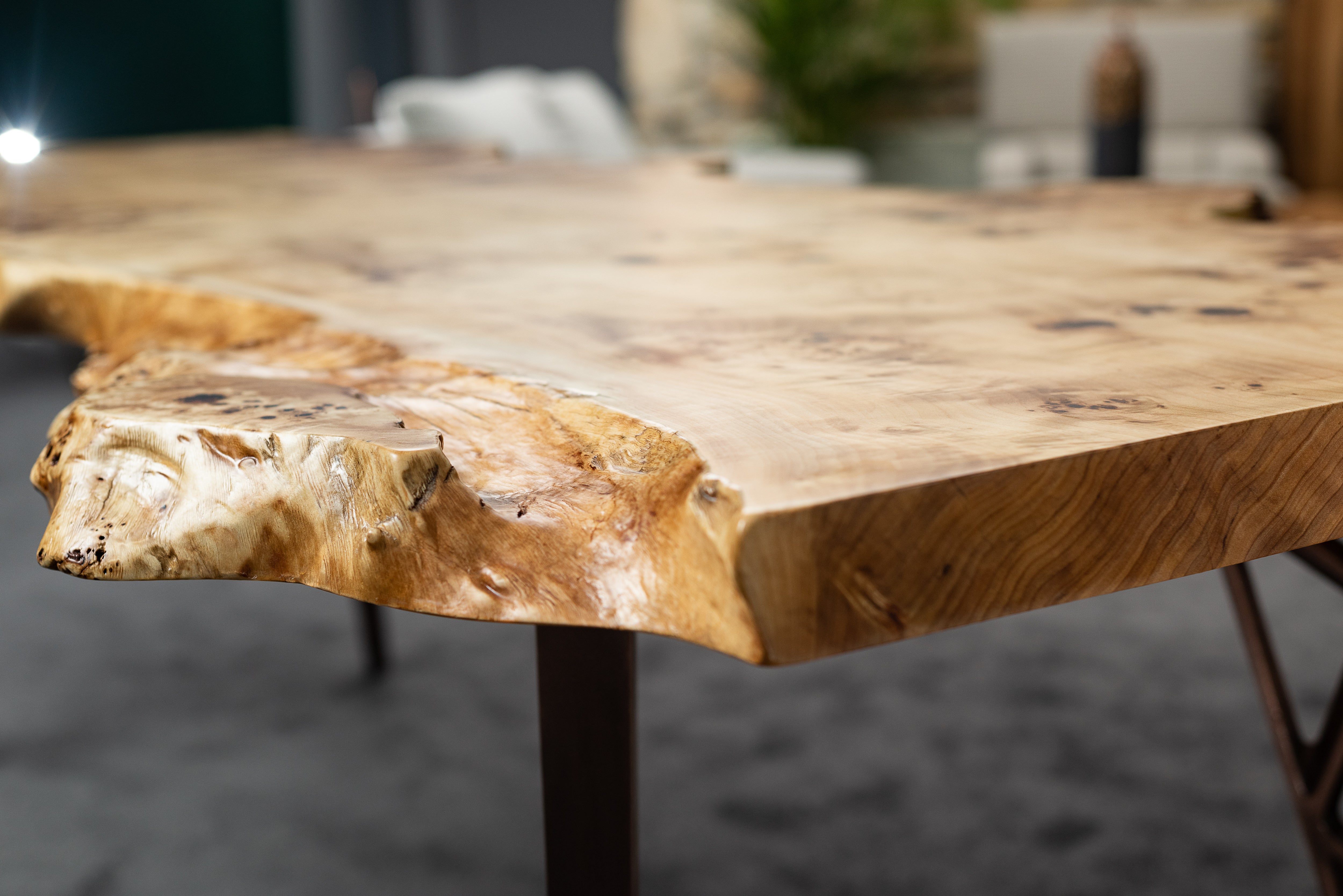 BRIMA DINING TABLE
