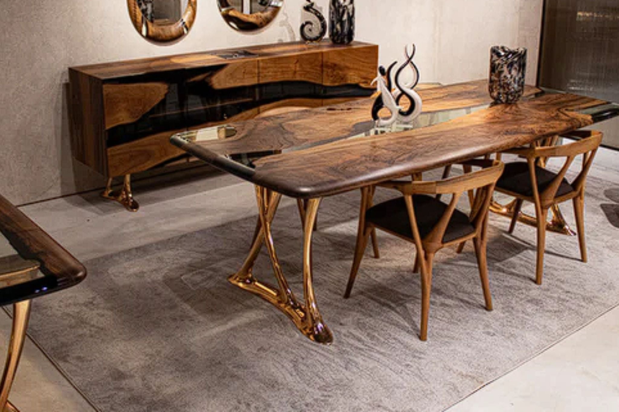 MEDMA DINING TABLE