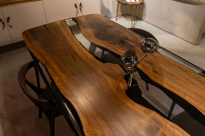 AVORIO DINING TABLE