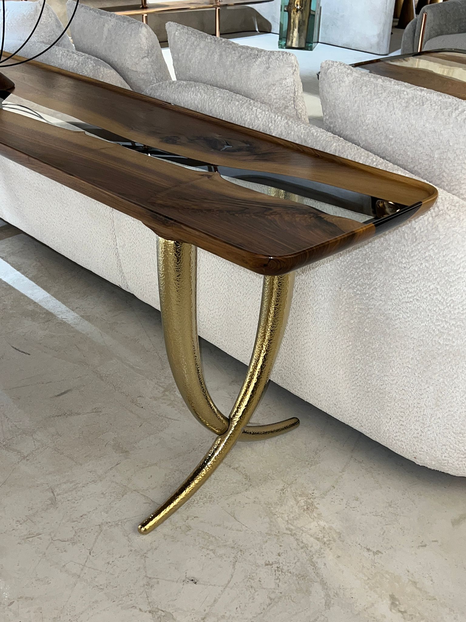 AVORIO CONSOLE