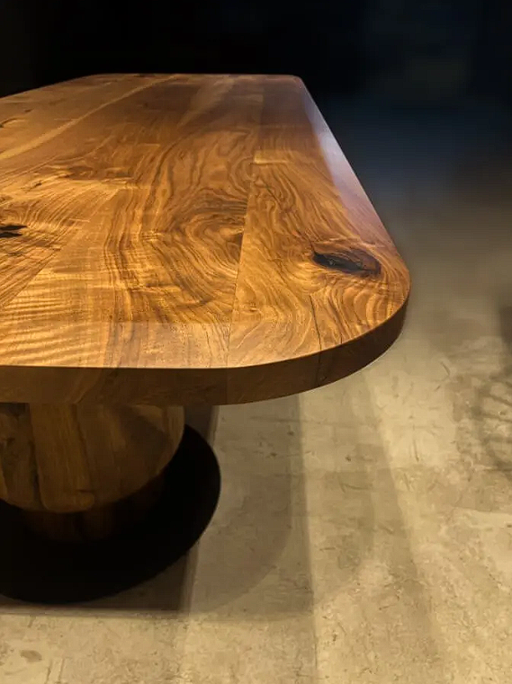 MACIF DINING TABLE