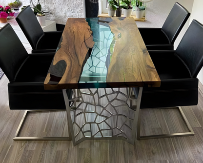 EFIL DINING TABLE